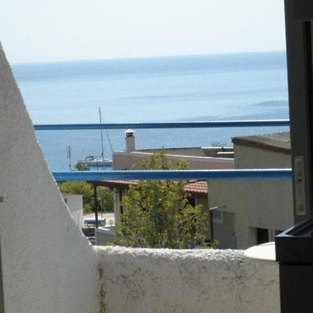Efrosyni Apartments Agia Marina  Exterior photo