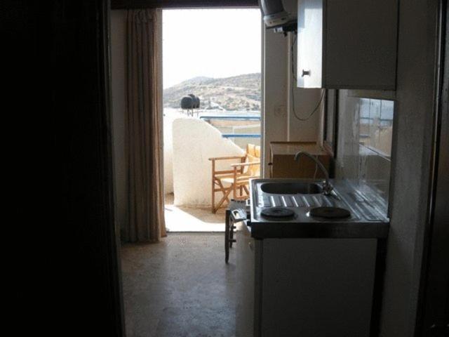 Efrosyni Apartments Agia Marina  Exterior photo